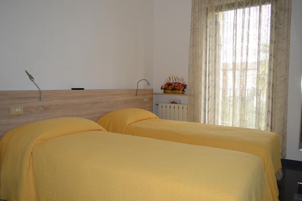 Bed and Breakfast Il Corso Новара Экстерьер фото